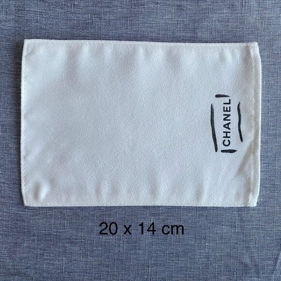 Chanel Shopping Bag + Suede-like Pouch + Cleaning Cloth - 💯 Auth - Picture 8 of 9